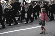 girl_with_marching_band